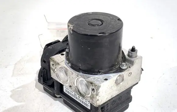 Skoda Fabia Mk1 (6Y) ABS Pump 6R0614117F