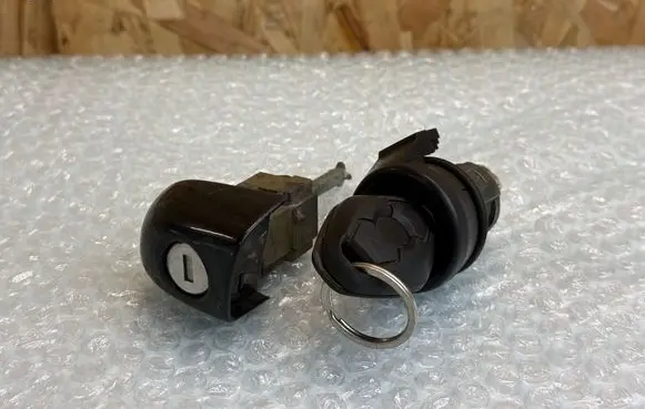 BMW 3 E46 Ignition lock 1094686