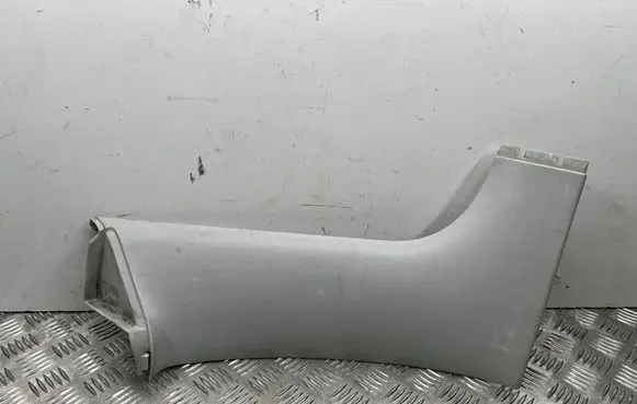 Skoda Octavia Mk2 (1Z) (D)pillar trim (top) 1Z9867247ED 1Z9867247