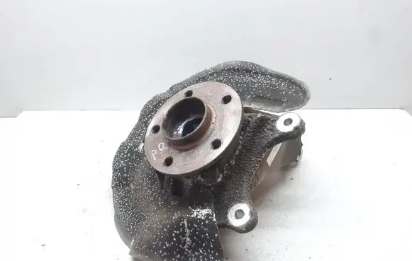 BMW 2 F46 Front wheel hub spindle knuckle 6876646