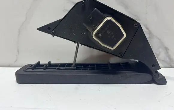 Mercedes-Benz C W204 Accelerator throttle pedal A2043000004