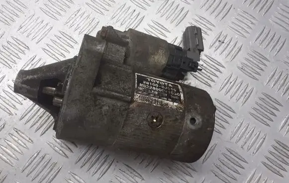 Toyota Yaris Starter motor 28100-0J010