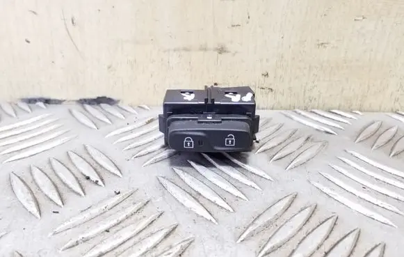 Volvo V40 Cross country Central locking switch button 31376499