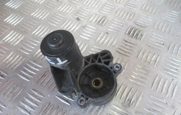 Volkswagen Transporter - Caravelle T7 Front Brake Caliper Pad/Carrier 