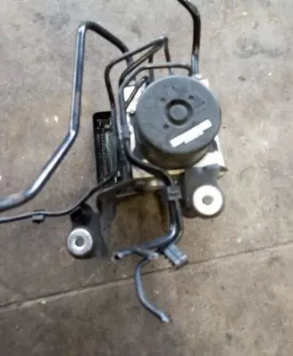 Volvo V70 ABS Pump P30681619