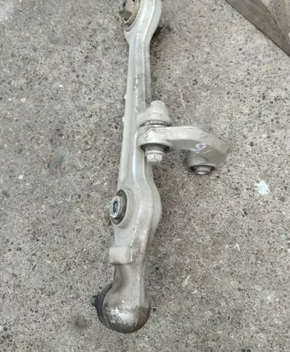 Front lower control arm/wishbone