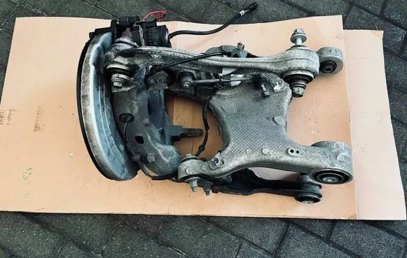 Jaguar I-Pace Rear wheel hub spindle/knuckle 