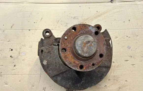 Iveco Daily 3rd gen Front wheel hub