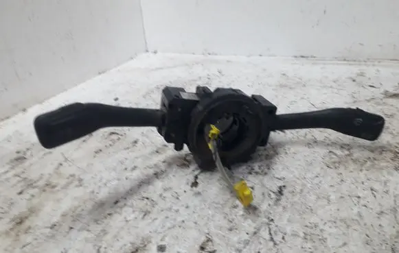Volkswagen PASSAT B5 Indicator stalk 1578237