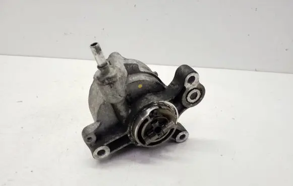 Ford Kuga I Vacuum pump