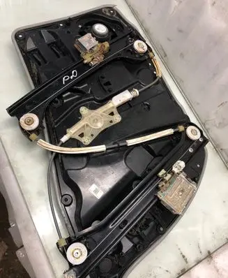 Mercedes-Benz CLA C117 X117 W117 Front door window regulator with motor A1775400705