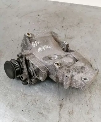 Volkswagen PASSAT B5.5 Engine mounting bracket 038260885C