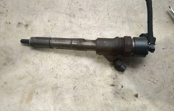Toyota Auris 150 Fuel injector 0445110227
