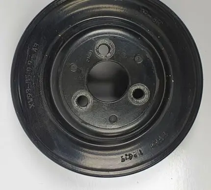 Jaguar XJ X308 Water pump pulley XW93-8509-AB