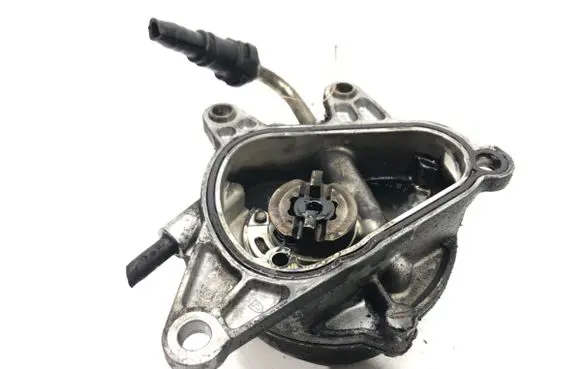 Opel Signum Vacuum pump 8973304130