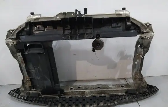 Toyota Yaris Radiator support slam panel