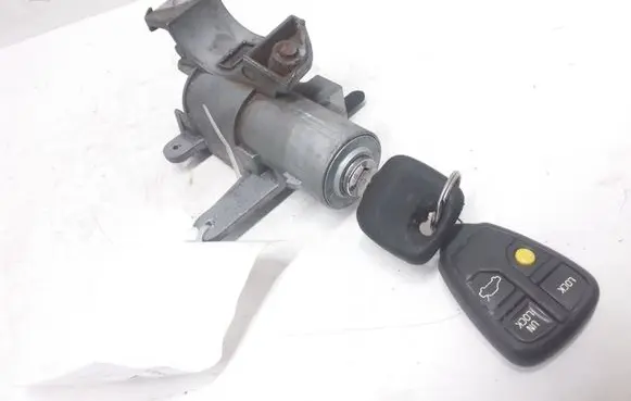 Volvo V70 Ignition lock 8626324