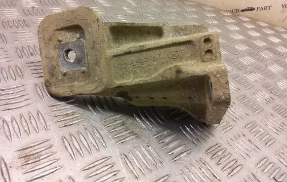 Land Rover Discovery 4 - LR4 Engine mounting bracket ah226061ba