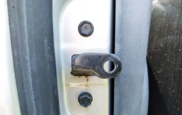 KIA Sportage Rear door check strap stopper