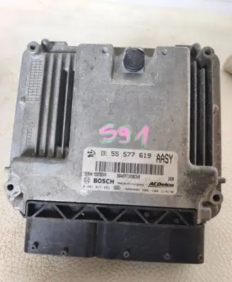 Opel Insignia A Engine control unit/module 55577619 0281017453