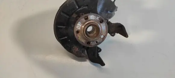 Volkswagen Fox Front wheel hub