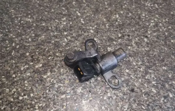 Ford Mondeo Mk III Crankshaft position sensor 2S7Q6023AB