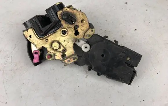 Subaru Outback Rear door lock