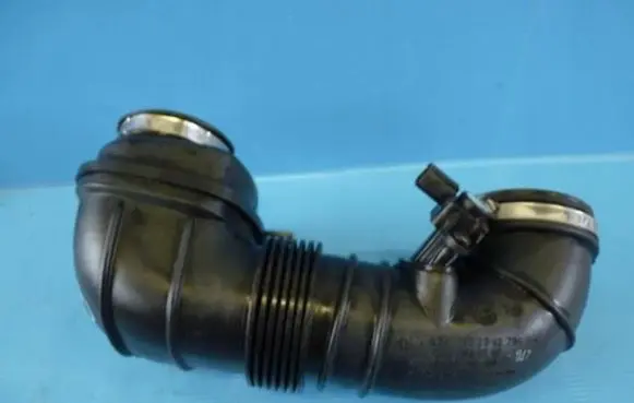 Infiniti Q50 Air intake hose/pipe