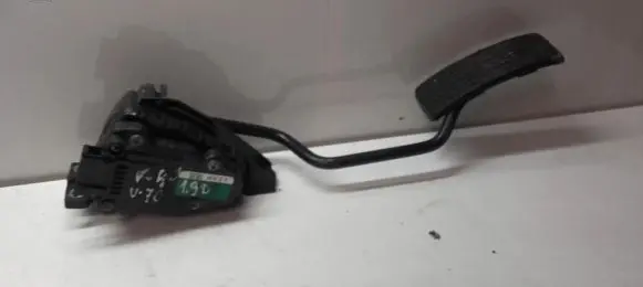Volvo V40 Accelerator throttle pedal 30865643 A436