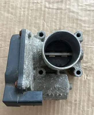 Volkswagen Polo V 6R Throttle valve 03D133062E A2C53060088