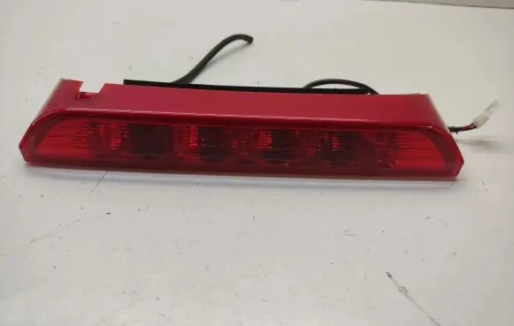 KIA Stonic Third/center stoplight 92700H8400