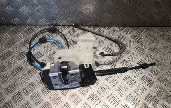 Mercedes-Benz E W212 Rear door lock A2047302135 2047302135