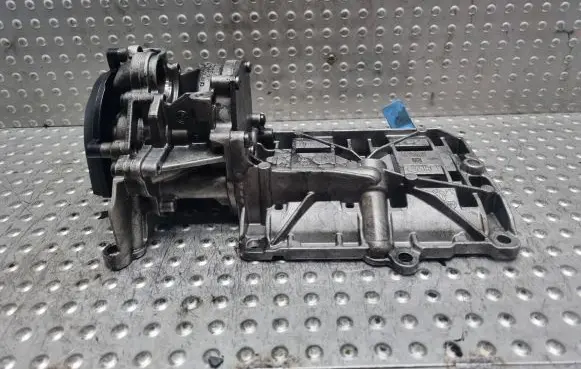 BMW 5 F10 F11 Oil pump 7810823