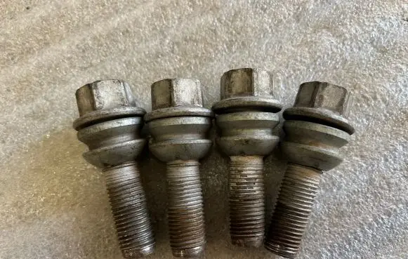 Audi Q7 4L Nuts/bolts WHT001693