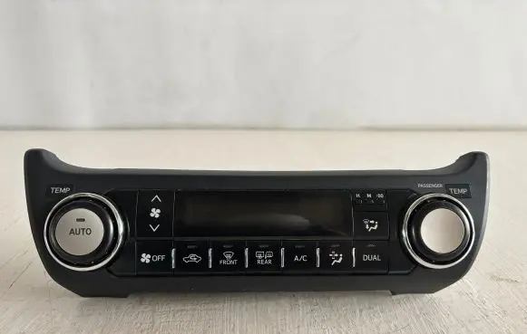 Toyota Land Cruiser (J150) Climate control unit 8401060A40 8401060A40C0 1465707283