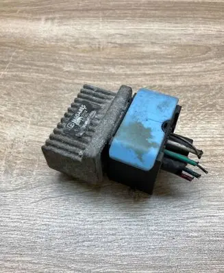 Citroen C5 Glow plug pre-heat relay 9640469680