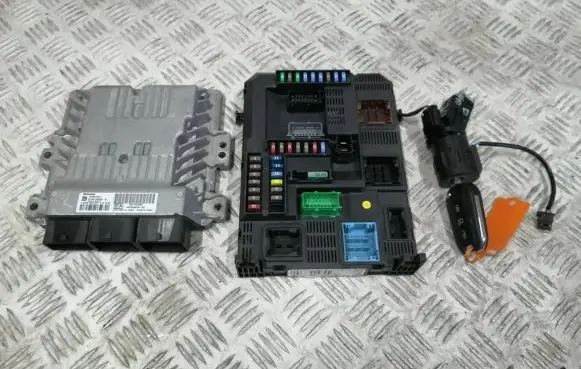 Peugeot 2008 I Engine control unit/module S180123008B 9801622880 9666681180