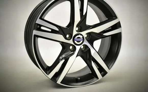 Volvo XC40 R18 alloy rim 31445812