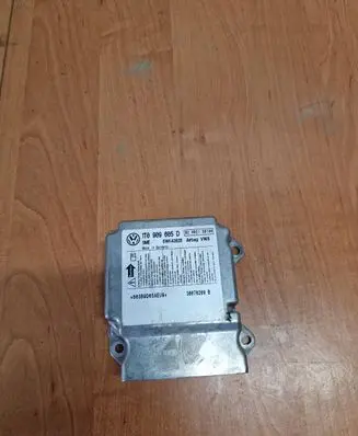 Volkswagen Touran I Airbag control unit/module 1T0909605D 5WK43828 30070209B