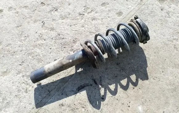 Volkswagen Touran I Front shock absorber/damper