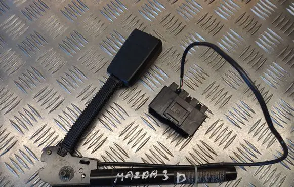 Mazda 3 I Front seatbelt buckle G5548A