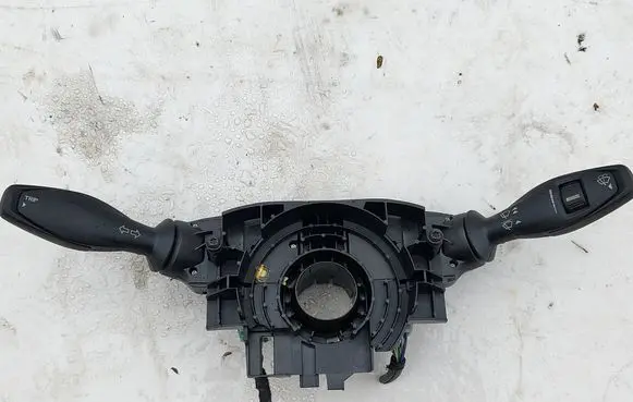 Ford Fiesta Wiper turn signal indicator stalk/switch 8A6T-13N064-BG