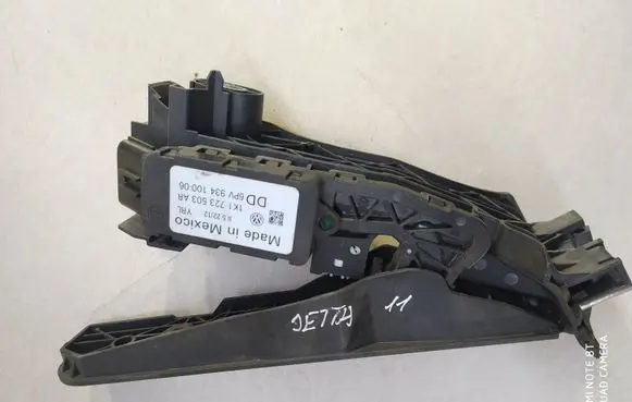 Volkswagen Jetta VI Accelerator pedal position sensor 1K1723503AR