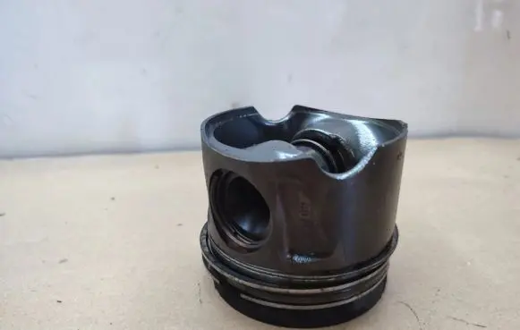 Piston