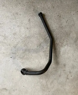 Coolant pipe/hose
