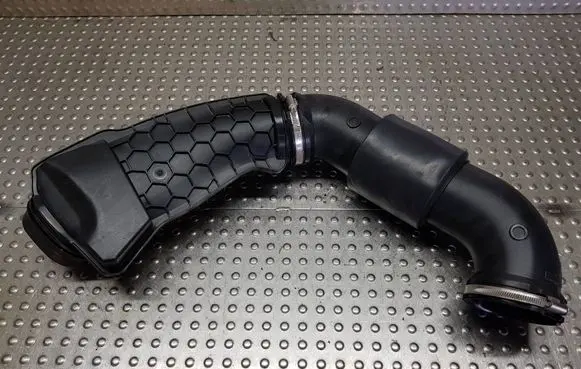 Mercedes-Benz Sprinter W907 W910 Air intake hose/pipe S27708058 A9075282700 A9075284300
