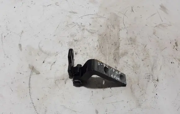 Volvo V40 Front door lower hinge 31352080
