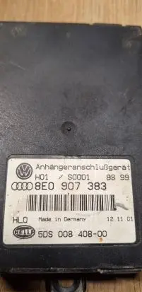 Audi A4 S4 B6 8E 8H Tow bar trailer control unit/module 8E0907383 5DS00840800 S0001