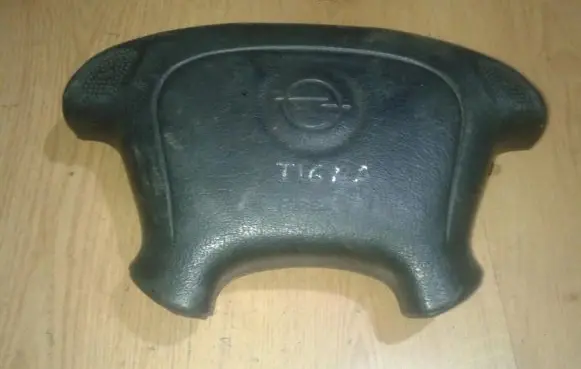 Steering wheel airbag