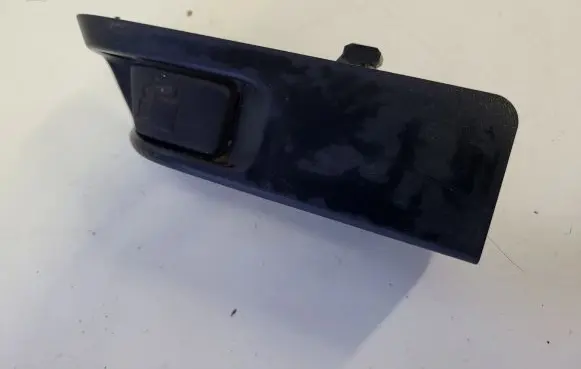 Toyota Verso Fuel tank opening switch 